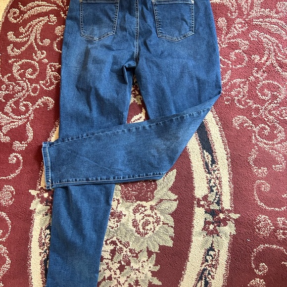 CHARLIE B Women's size 12 jeans - comfortable fitting jeans-new or like new - Picture 3 of 7